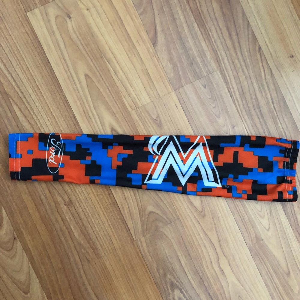 Souvenir Marlins arm sleeve!